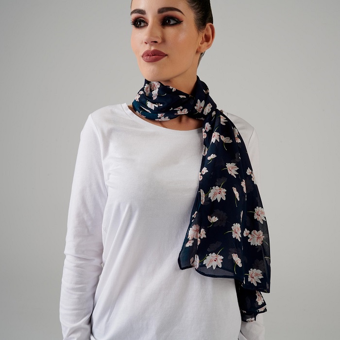 10 Different Ways to Style A Chiffon Scarf