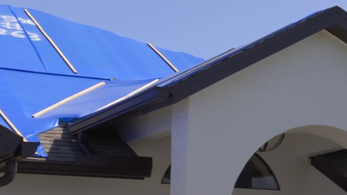 Factors to Consider Before Getting roof tarp Fort Lauderdale