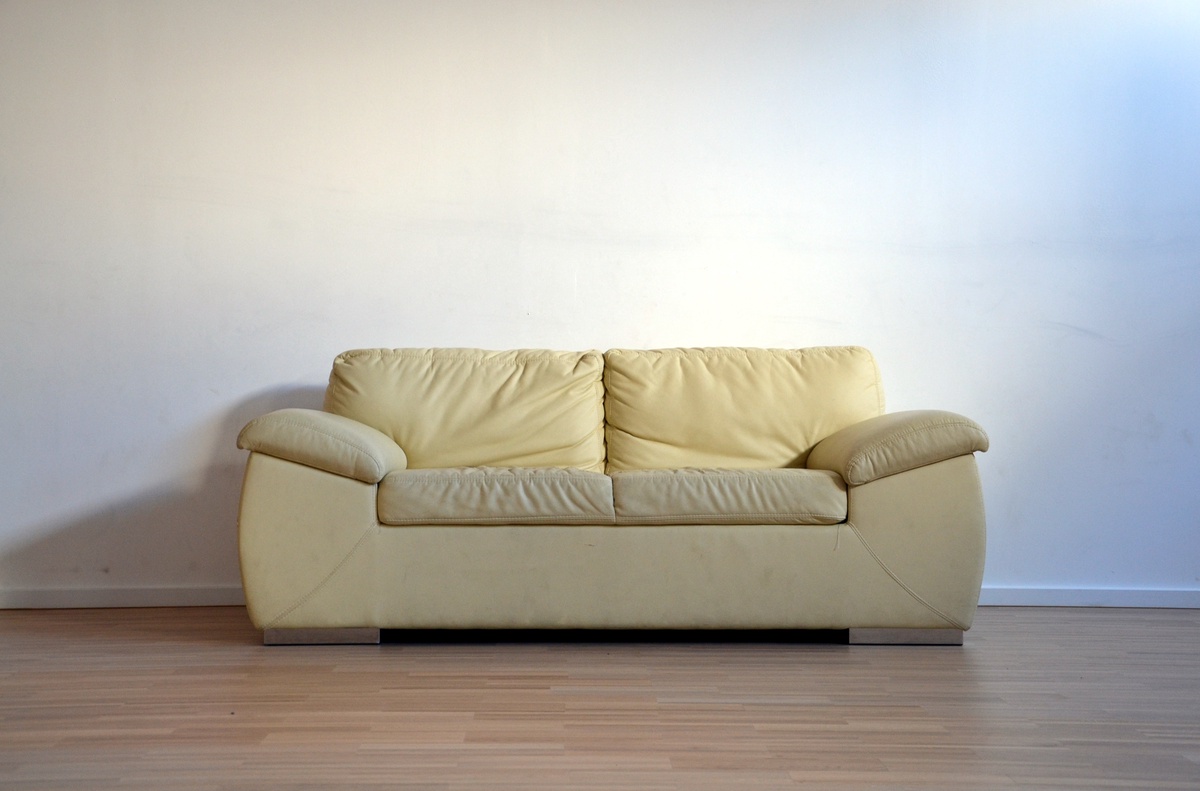 Give Your Couch a Fresh Start with Our Deep Cleaning