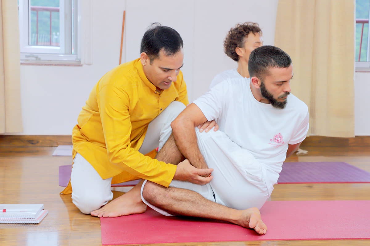 200 Hour Yoga Teacher Training in Rishikesh | 200 Hour Yoga TTC in Rishikesh