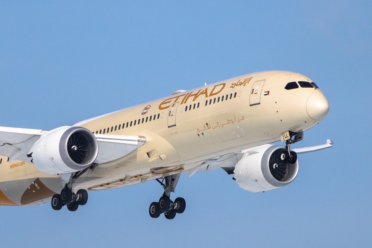 Etihad Flights: The Benefits of Flying with the World’s Leading Airline