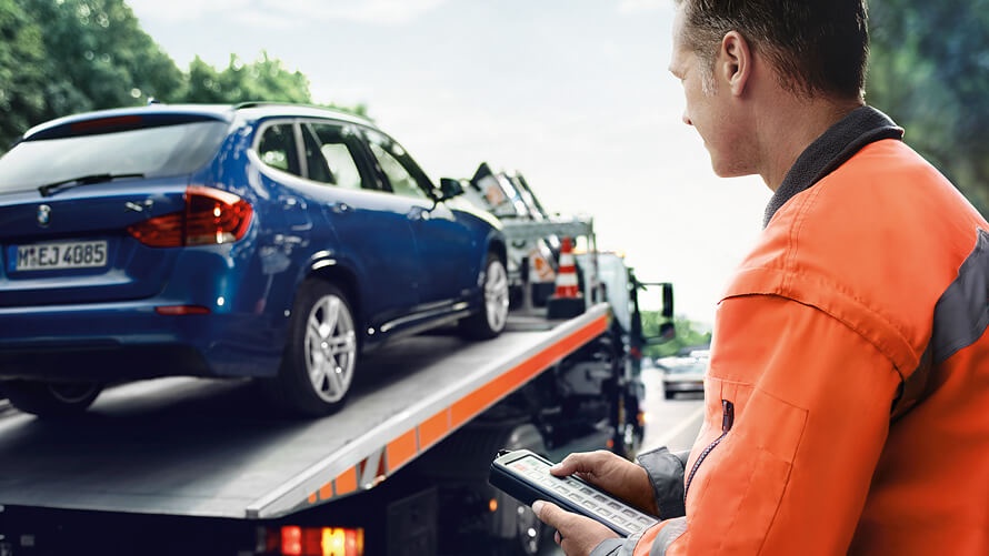 Common Roadside Emergencies and How Roadside Assistance Can Help