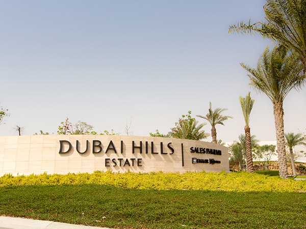 Is 3000 AED enough to live in Dubai?