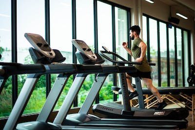 How to Stay Consistent with Your Fitness Center Routine