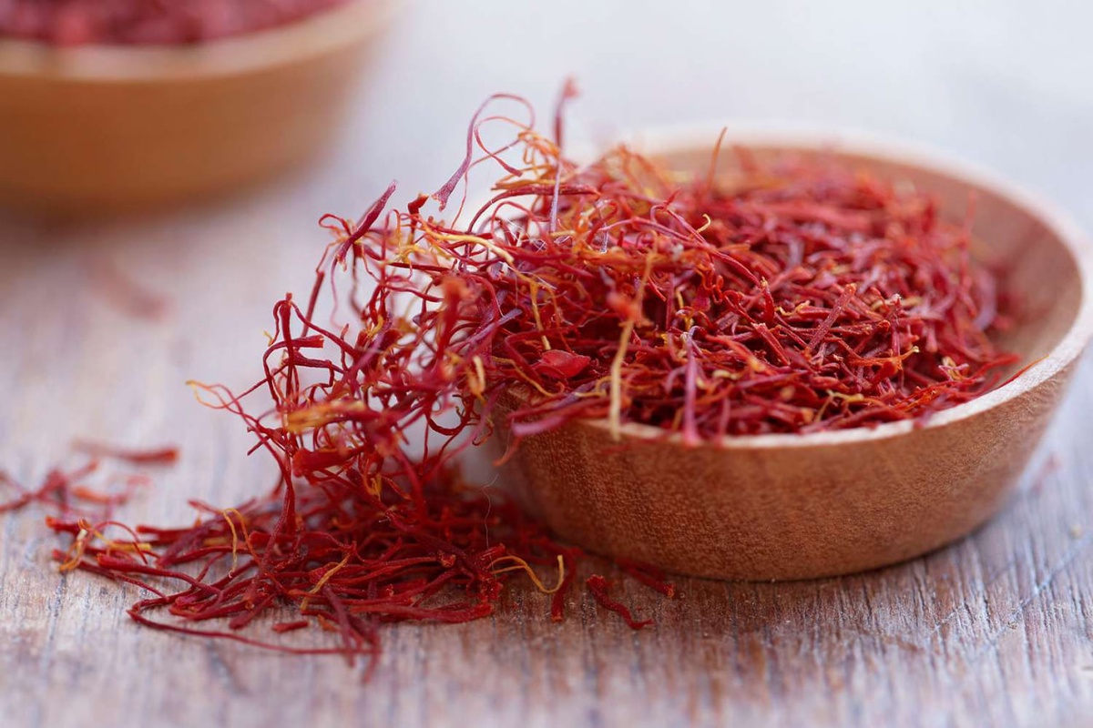 Things You Need to Know About Dry Saffron (Kesar).