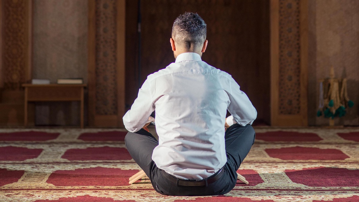 Incorporating the Quran into Your Daily Life Routine: Practical Strategies for Spiritual Growth