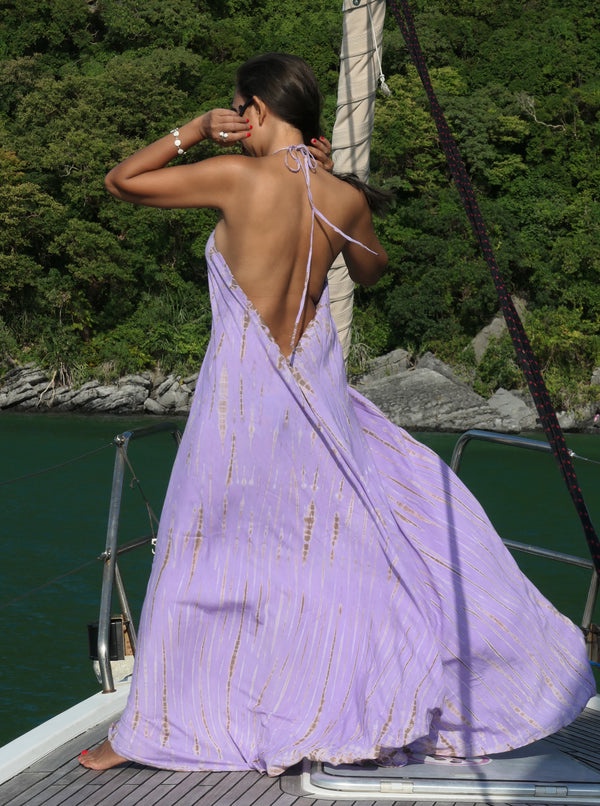 Making a Statement: The Allure of Backless Maxi Dresses