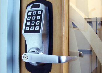 WHAT YOU SHOULD LOOK FOR IN A LOCKSMITH AGOURA HILLS?