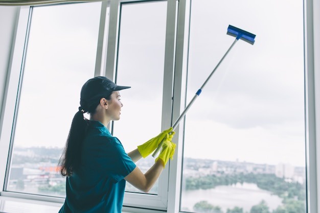 Future Shine: The Impact of Innovation and Technology on Commercial Window Cleaning in Chelsea