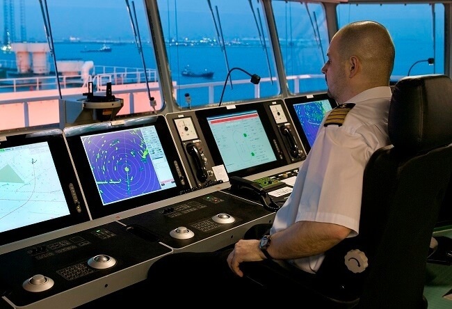 How to Choose the Right DG-Approved Institute for Your Maritime Career