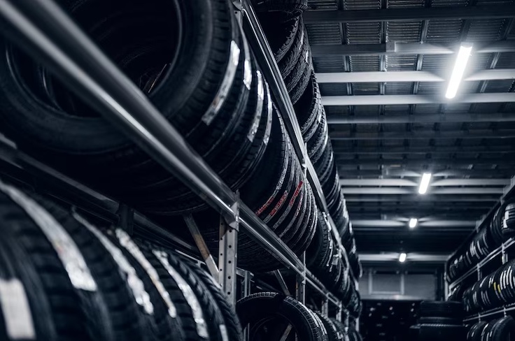 How do Bulk Tire Dealers Cater to Specific Needs?
