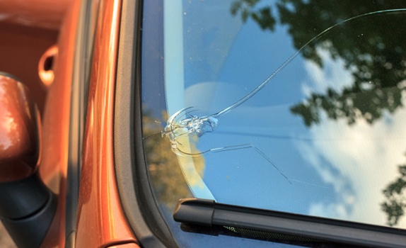 Why Choose Amity Auto Glass Center for Windshield Repair in Amityville, NY