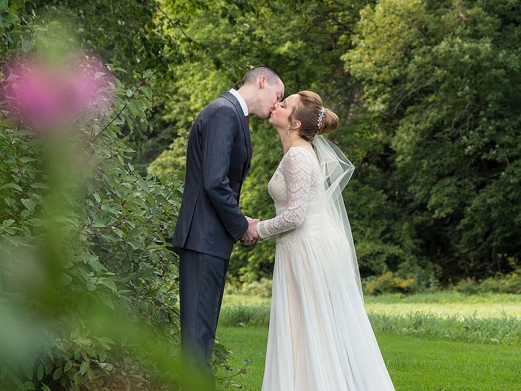 Vermont Wedding Photographers Captures Intangible Moments