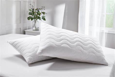 Best Pillows UK for Back Sleepers, Side Sleepers, and Stomach Sleepers