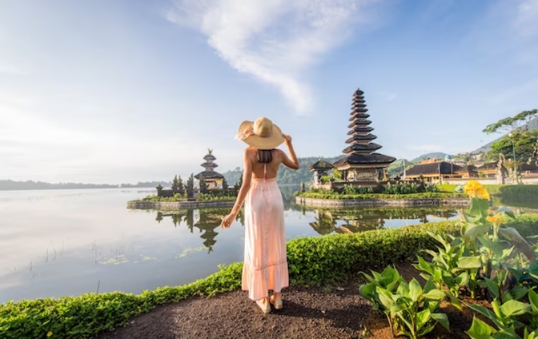 Exploring Paradise: Bali Tour Package 4 Nights 5 Days with Travel Case