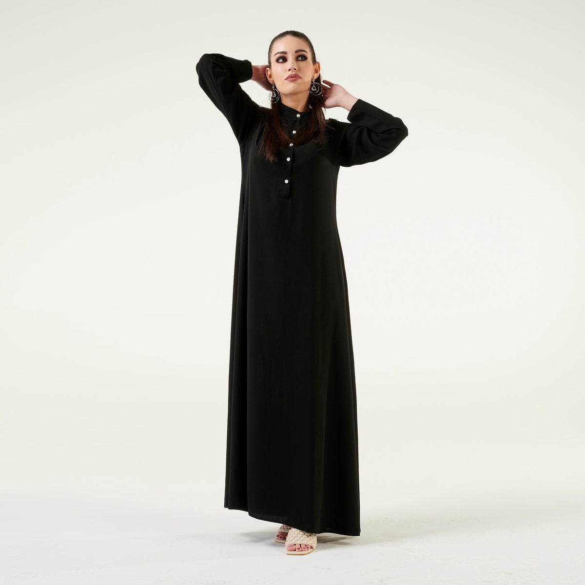 Decoding Elegance: Long Sleeve Maxi Dresses vs. Casual Maxi Dresses"