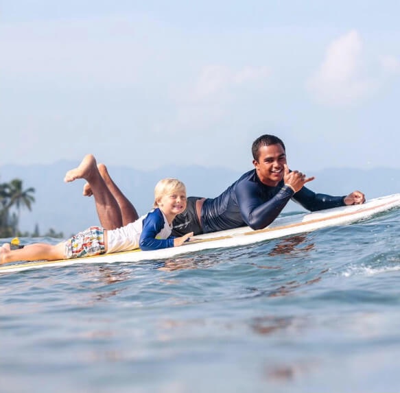 How Can Advanced Surfers Benefit from Lessons at a North Shore Surf School?