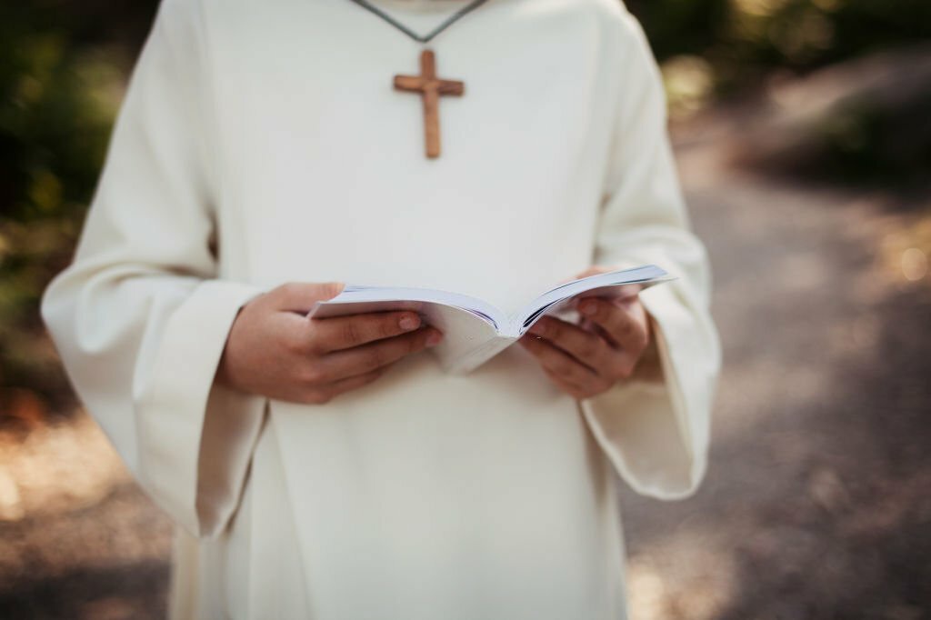 Roman Catholic Albs for a Sacred Presence