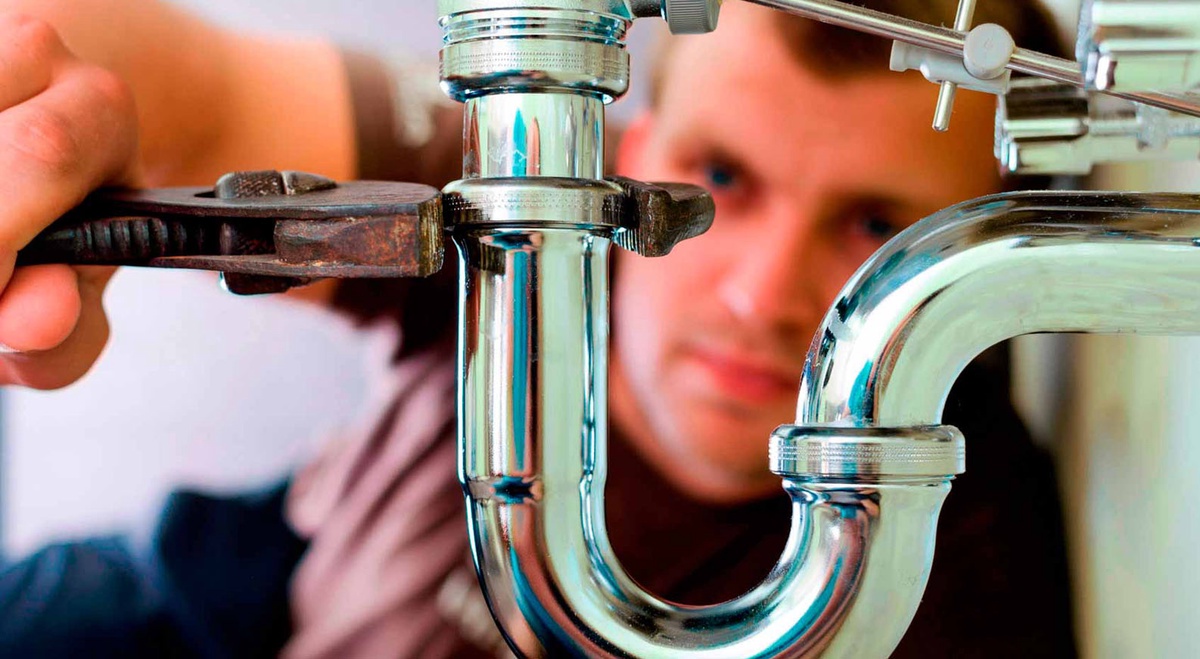 How to Choose the Right Plumber for Your Home: 5 Essential Tips