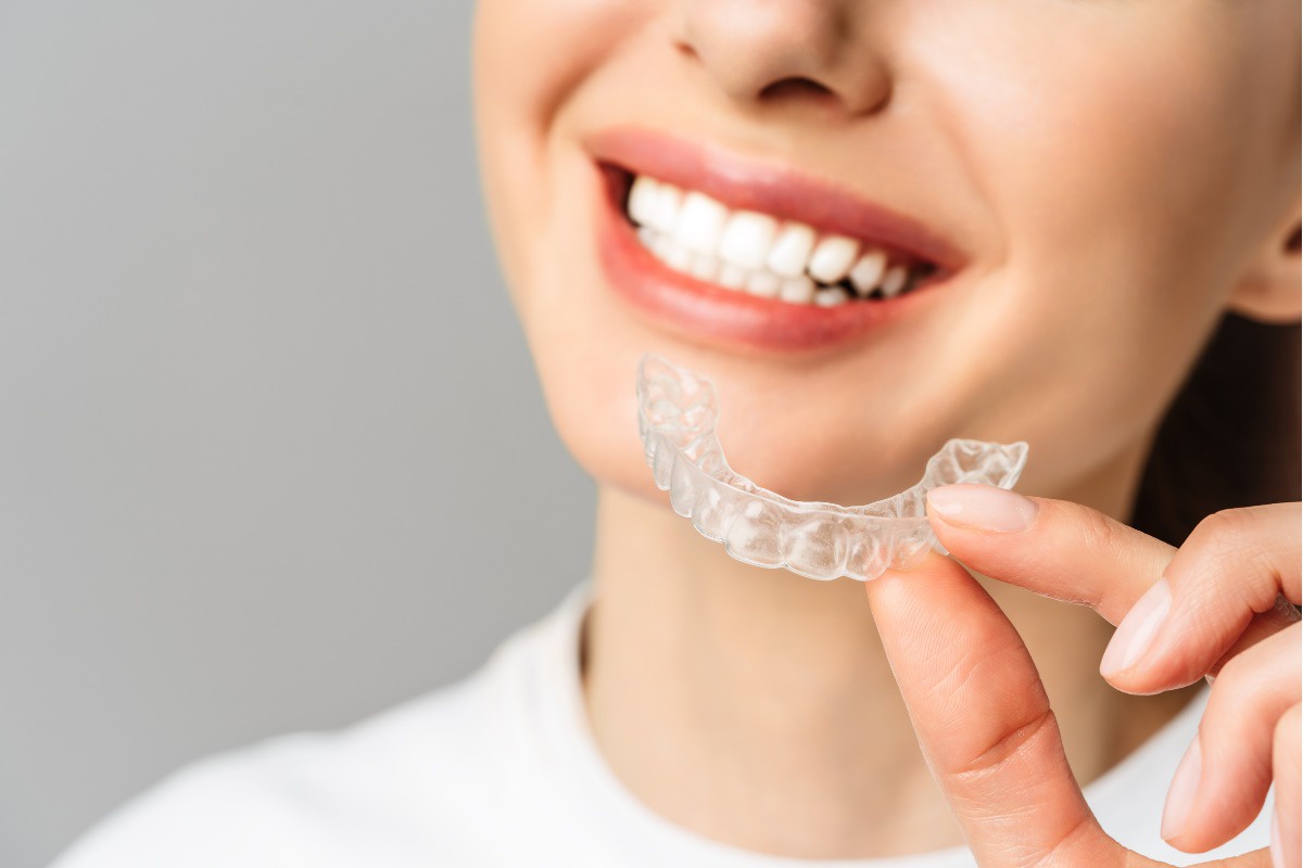 How to Maintain Oral Hygiene While Wearing Braces