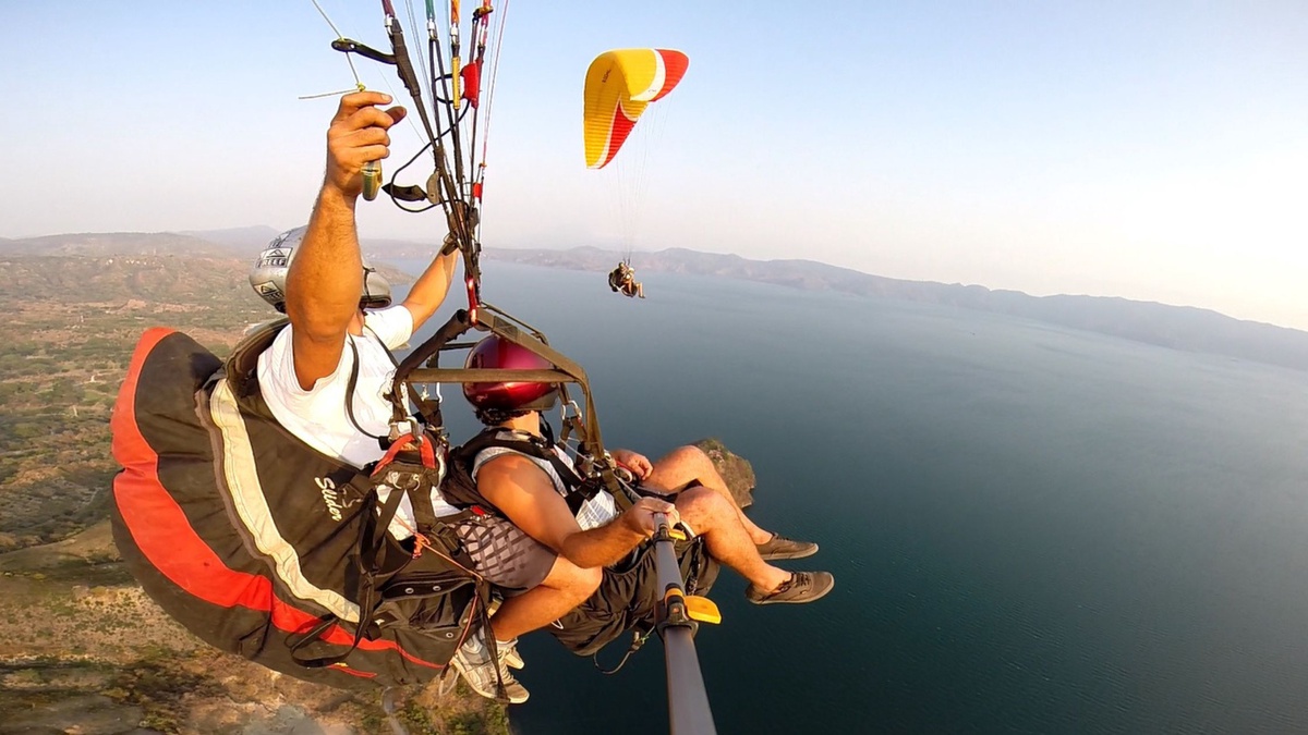 A Beginner's Guide to Tandem Flight/Paragliding