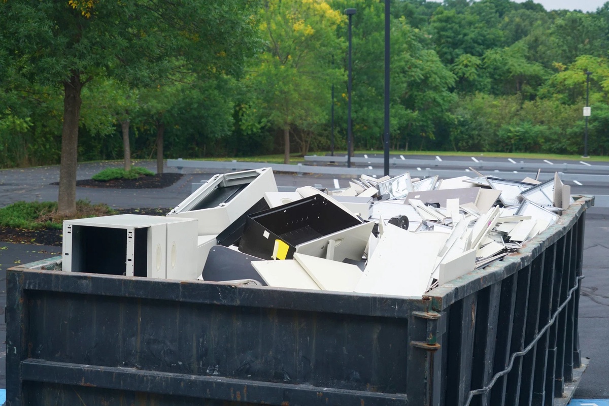 Waste No More: A Guide to Commercial Dumpster Rentals for Busy Businesses