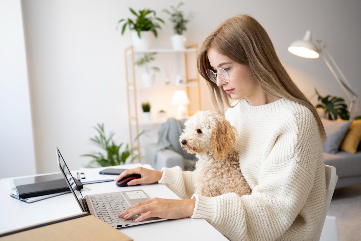 Engaging Online Veterinary Courses: The Art of Audience Connection