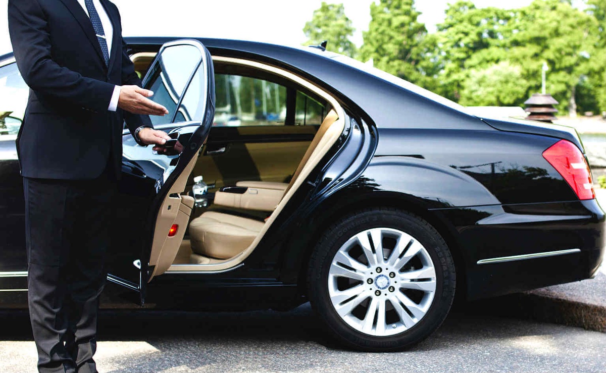 Elevate Your Travel Experience with My Black Tie Worldwide: Premier Transportation Service Near JFK Airport