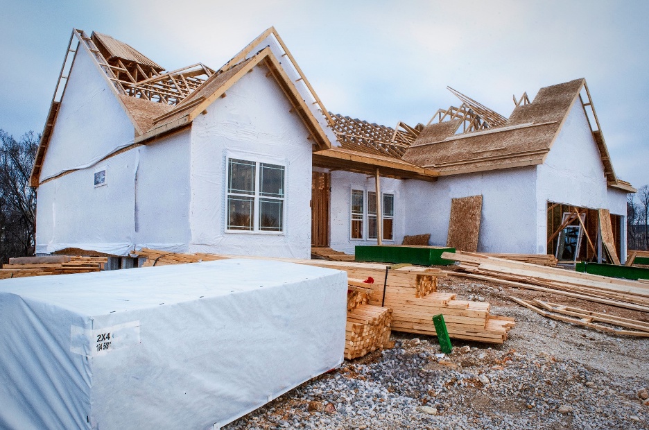 Weatherproofing Your Construction Project: The Role of Shrink Wrap Contractors