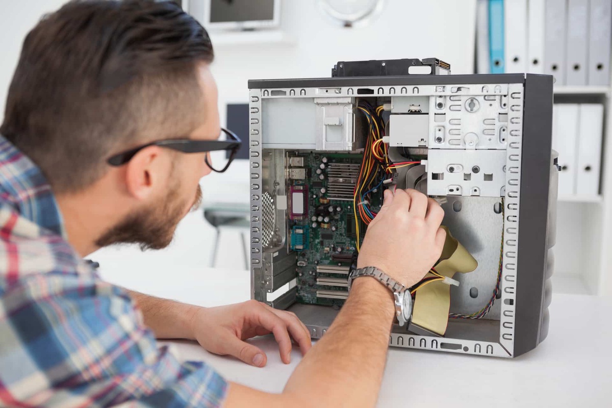 Choose Our Emergency PC Repair Service For Professional & Effective Solutions