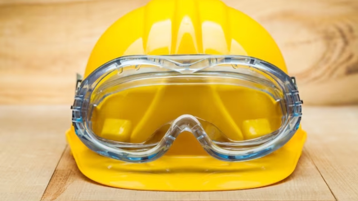 How Safety Glasses Protect Your Eyes from Danger