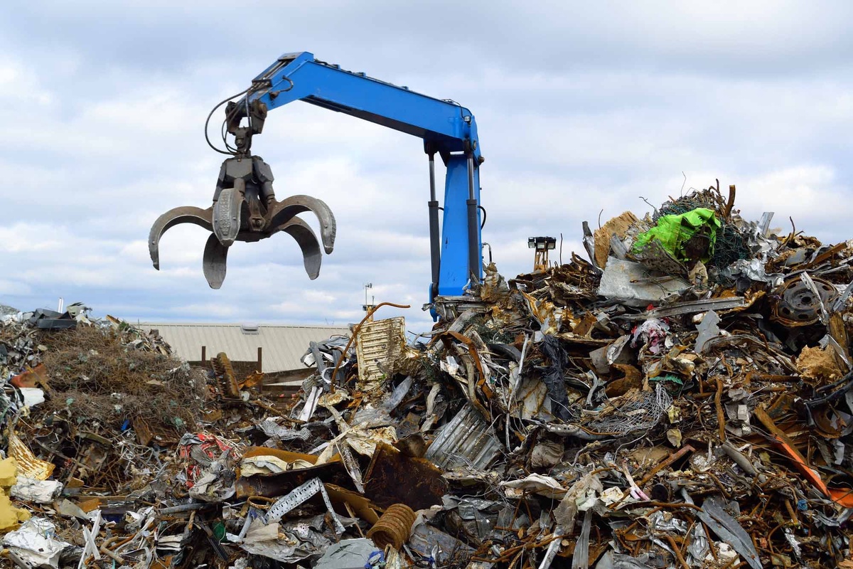 Why Should You Consider Professional Scrap Metals Recycling Services?