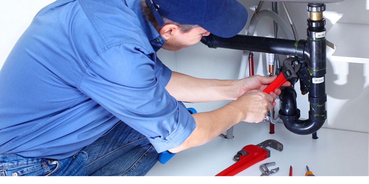 Common Plumbing Problems and How to Fix Them Before Calling a Plumber in Hyderabad