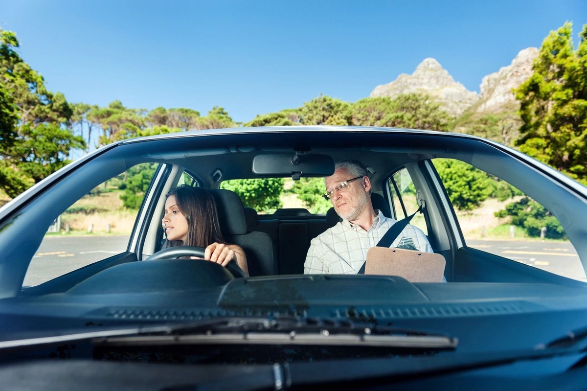 Mastering the Road Your Ultimate Guide to Finding the Best Driving Instructor Near You
