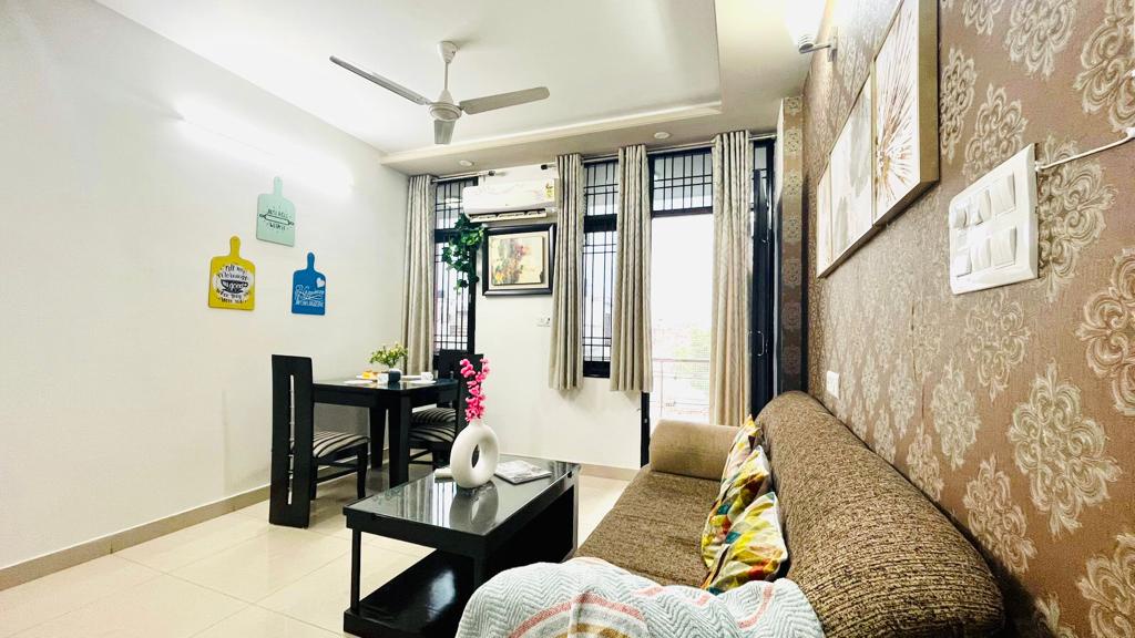 Luxury and Affordable Apartments Service Apartments Delhi over hotels