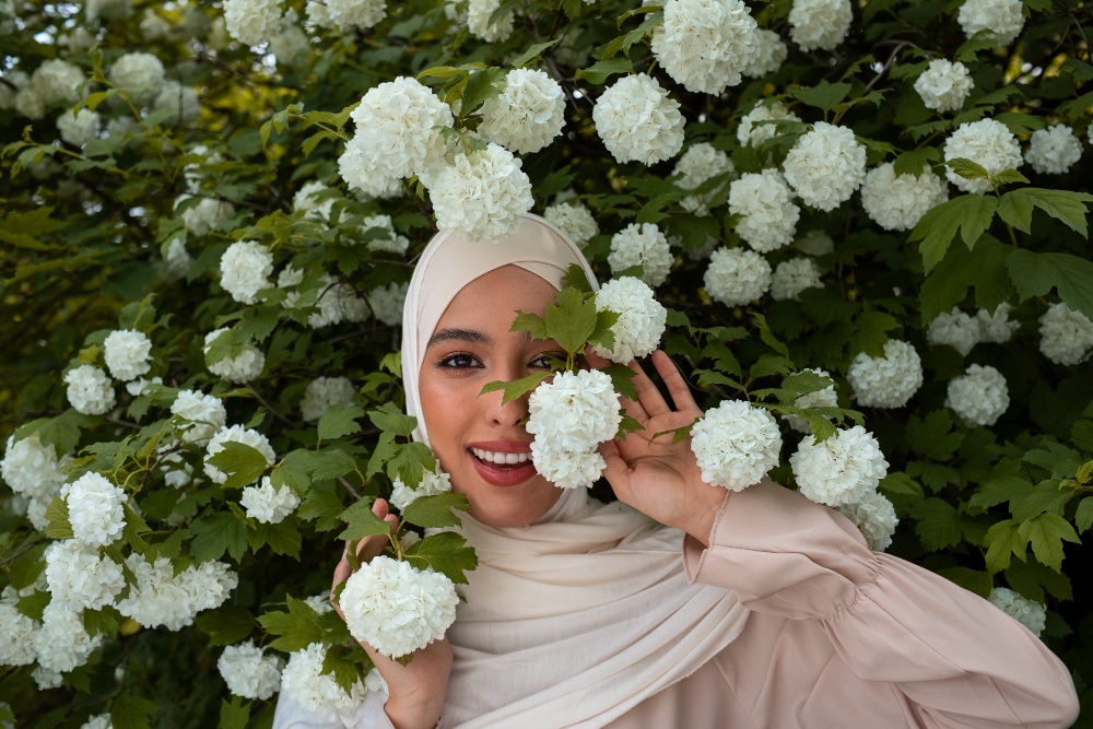 Tradition verschmelzen: Klassische Hijabs aus Satin