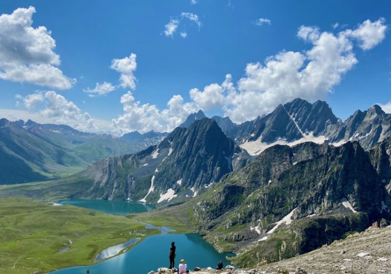 Exploring the Enchanting Beauty: Top 7 Must-Visit Places in Kashmir