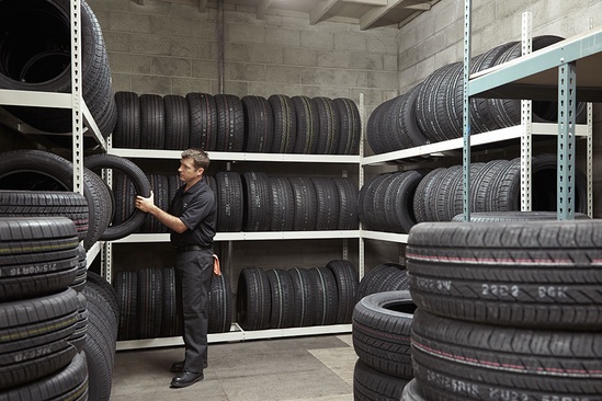 Tackle the Heat with Confidence: Summer Tires in Cambridge!