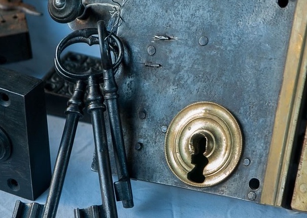 Navigating Lock Emergencies with Expertise: A Guide to Locksmith Services in Spring Lake, NC