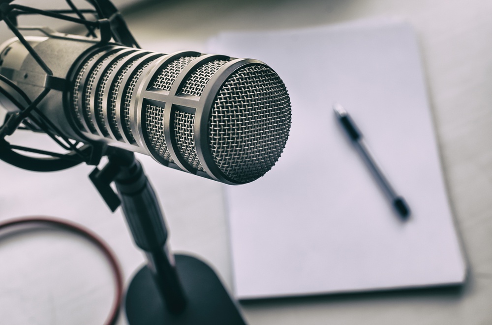 Guide to Choosing the Right Podcast Booking Agency for Your Show