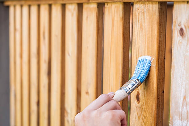 What are the Best Techniques to Paint a Hardie Fence: Fence Painting