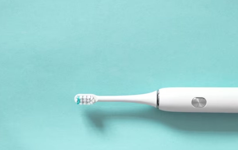 How Sonic Toothbrushes Enhance Whitening Toothpaste Results