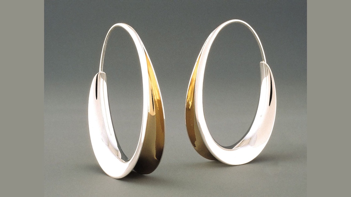 7 Reasons Why Modern Hoop Earrings are Essential in Your Jewelry