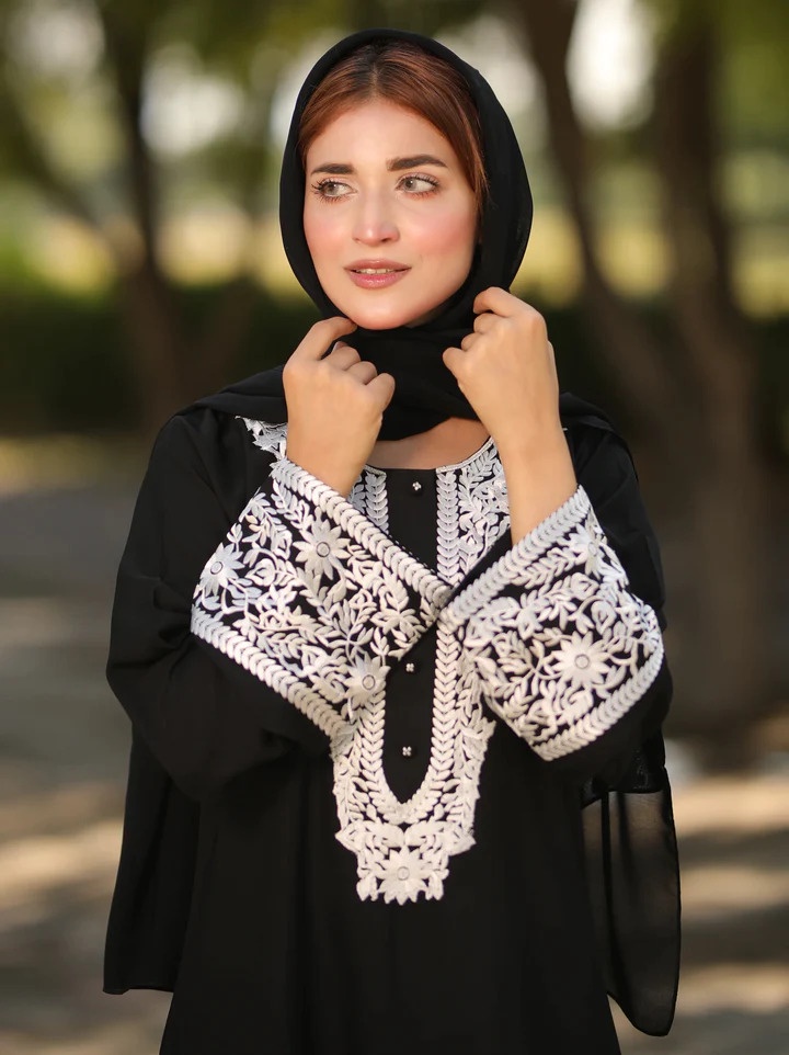 Long Sleeve Maxi Dresses with Embroidered Abayas