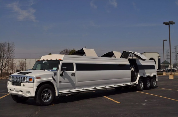 Exploring the Party on Wheels Experience with Limousine Service in Chicago