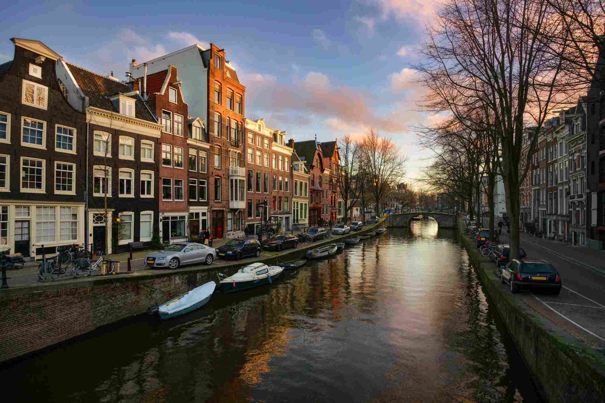 Top Sights to See During a Canal Cruise in Amsterdam