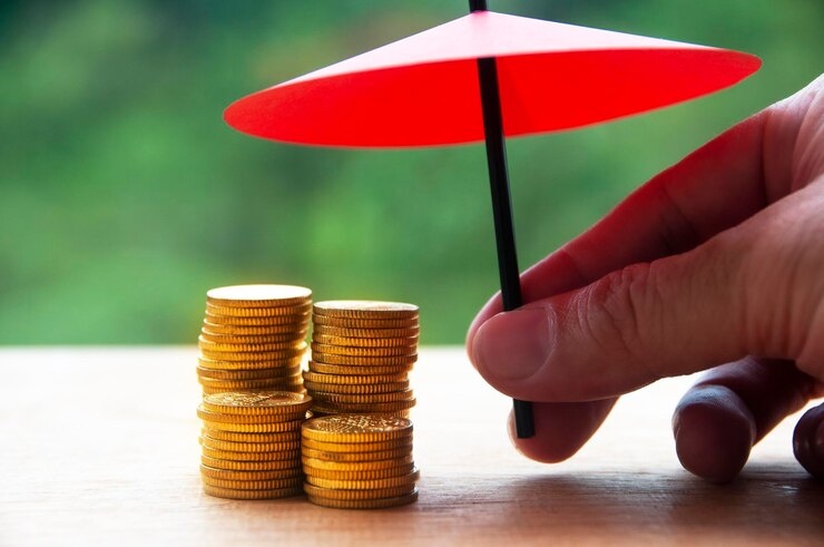 Weighing the Options: The Pros and Cons of Cash Value Life Insurance Policies