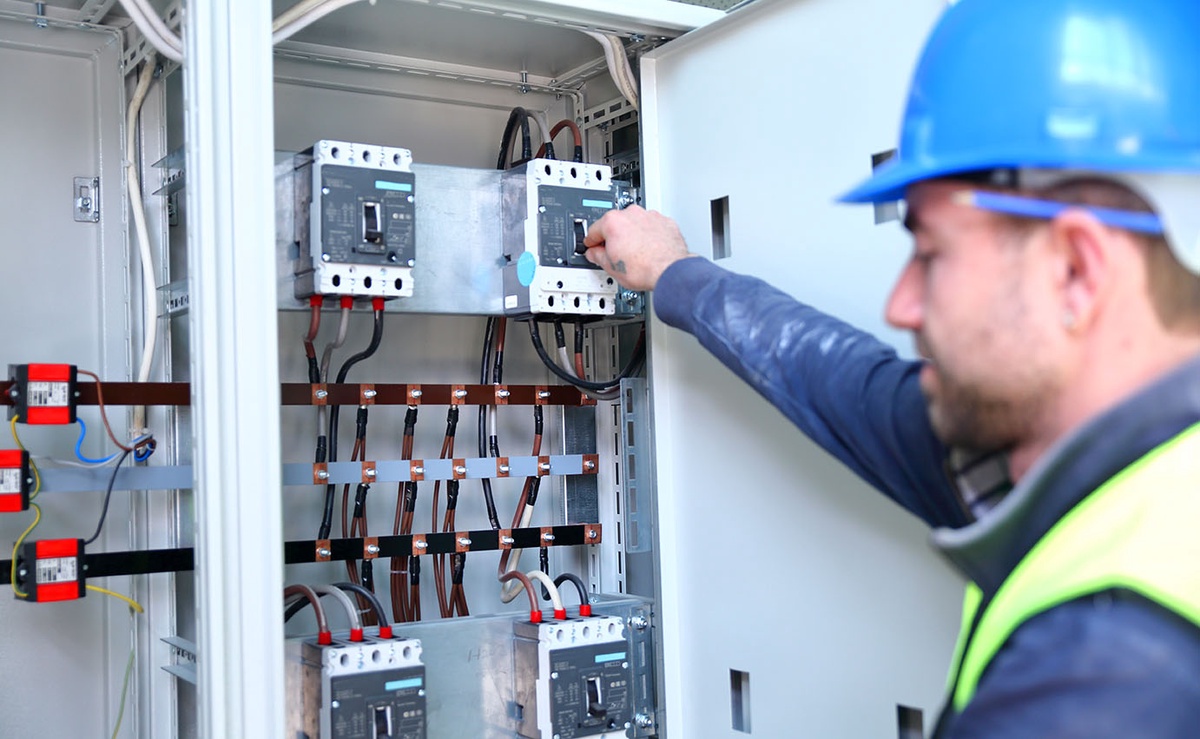 The Ultimate Guide to Hiring a Reliable Commercial Electrician
