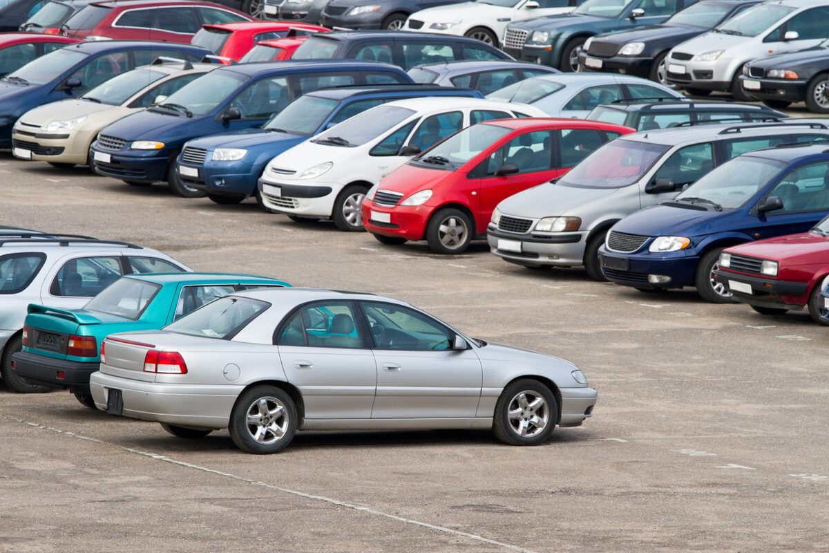 Why Do People Still Prefer Visiting Car Yards Over Buying Online?