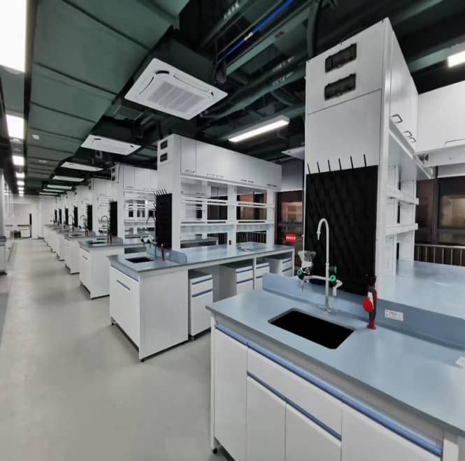 Enhancing Laboratory Efficiency: The Benefits of Customized Laboratory Furniture in Qatar